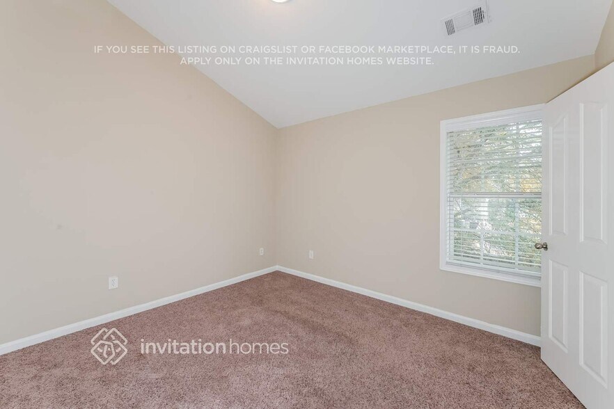 Building Photo - 5821 Apple Grove Rd NE