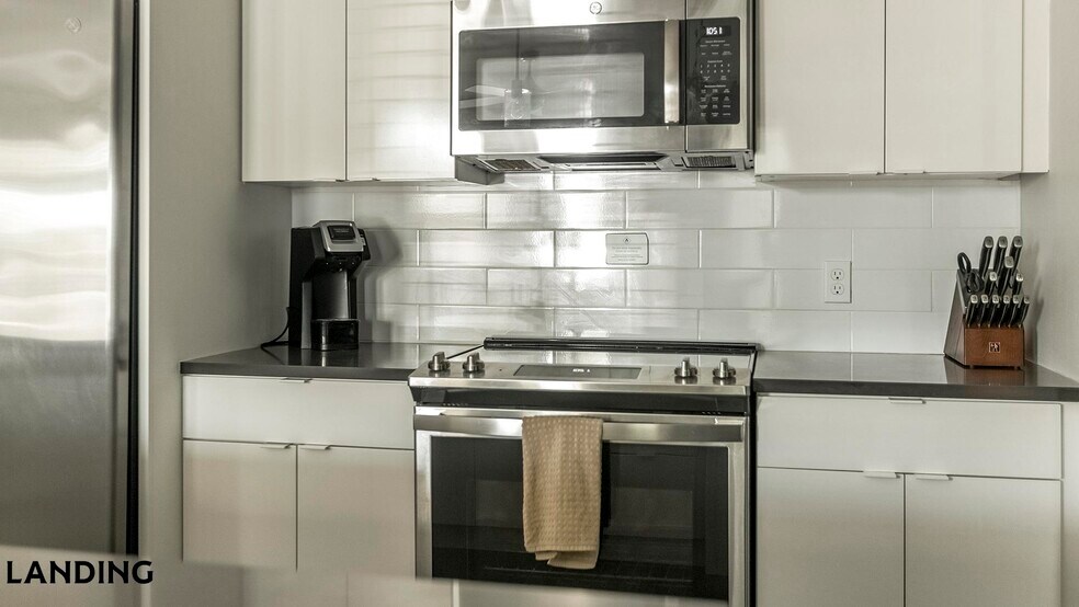 Building Photo - 4950 W Prescott St