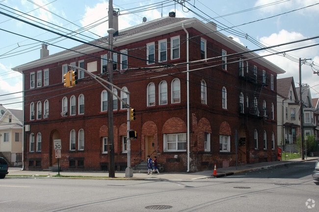 Building Photo - 354-356 Getty Ave