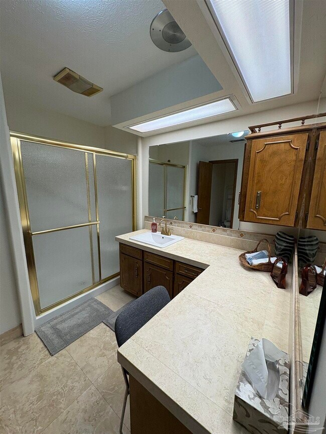 Building Photo - 8755 Thunderbird Dr