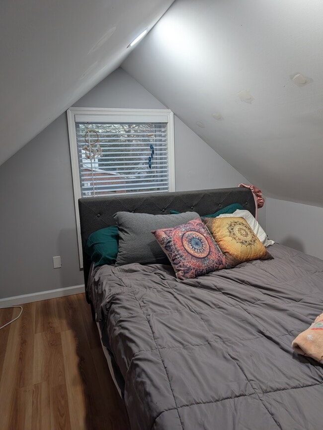 Building Photo - 15 Plandome Pl