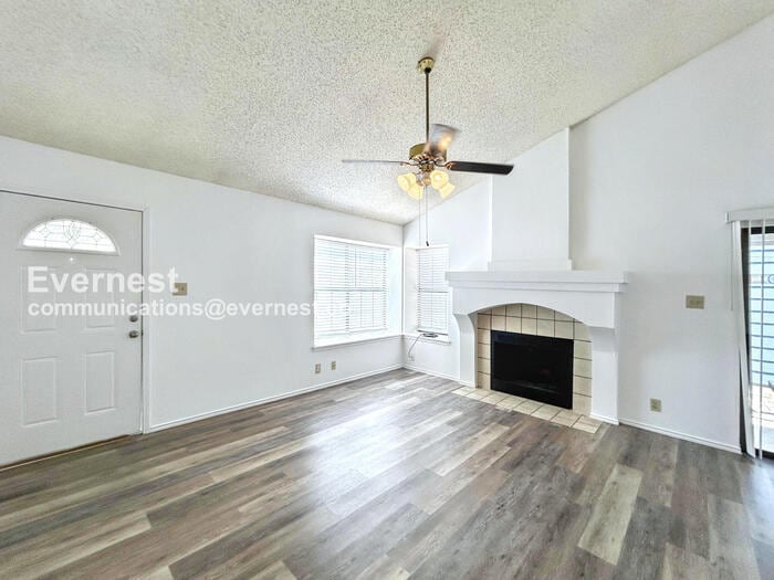 Building Photo - 10207 Raven Field Dr
