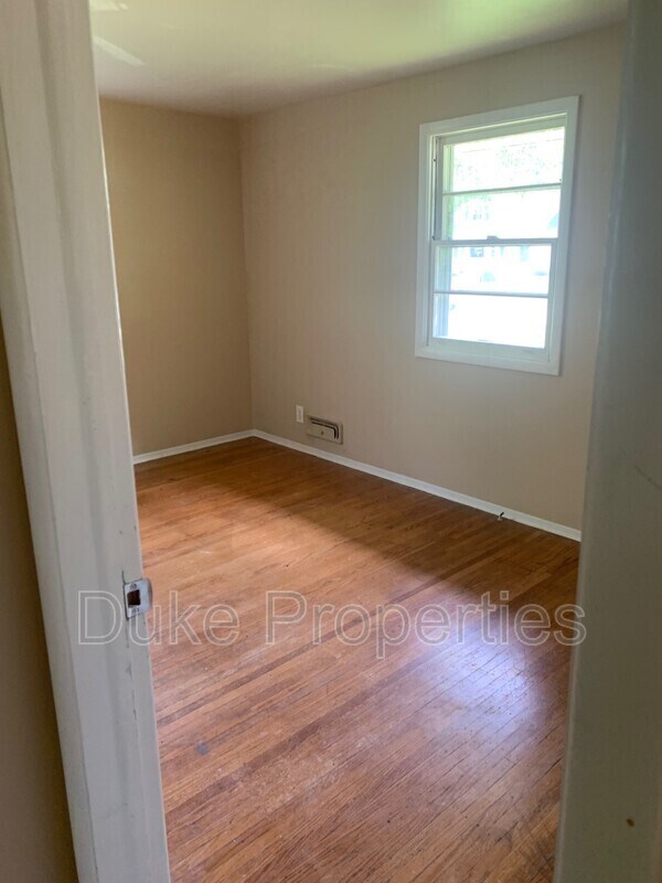 Building Photo - 261 Morrow Dr