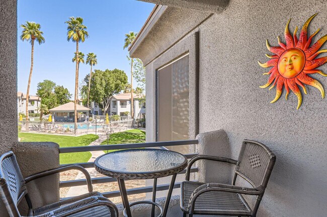 Building Photo - 7401 W Arrowhead Clubhouse Dr