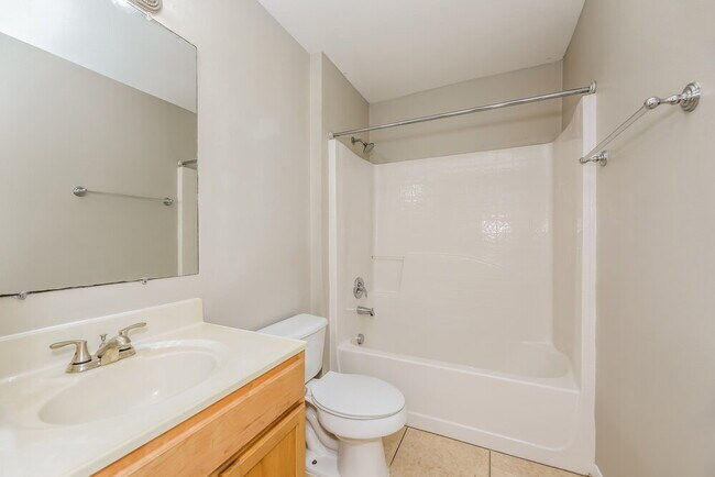 Building Photo - 7245 Nottinghamshire Dr