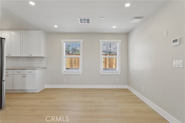 Building Photo - 23 E Pine St