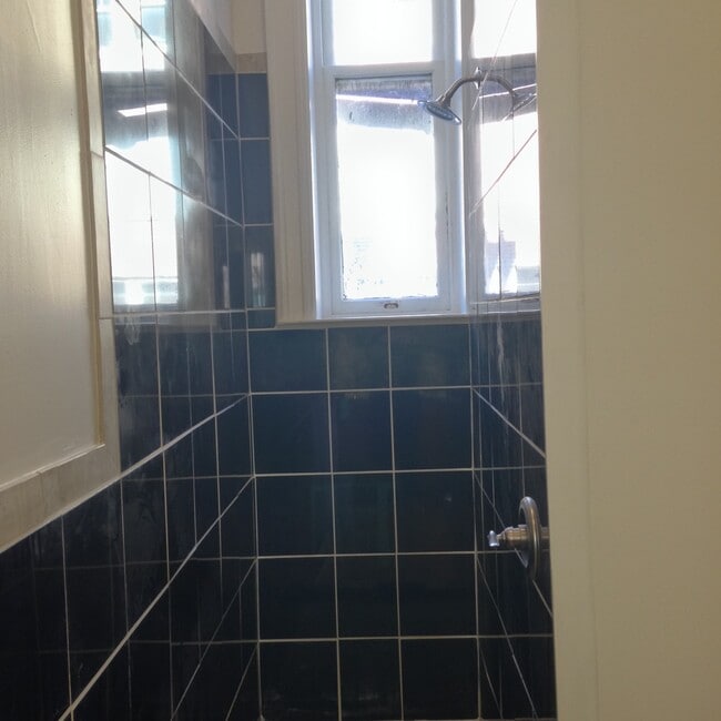 Building Photo - 1025 Church St