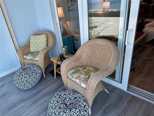 Building Photo - 950 Tarpon Center Dr