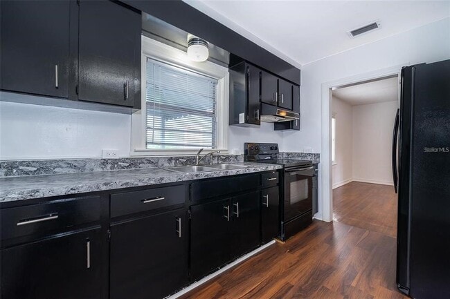 Building Photo - 124 E Muriel St