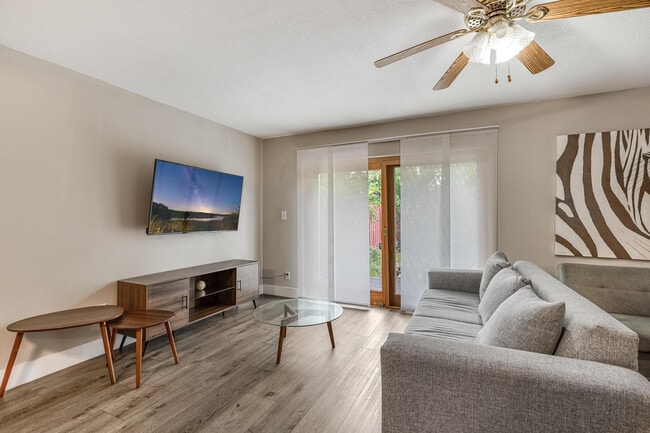 Building Photo - 2530 NE 9th St