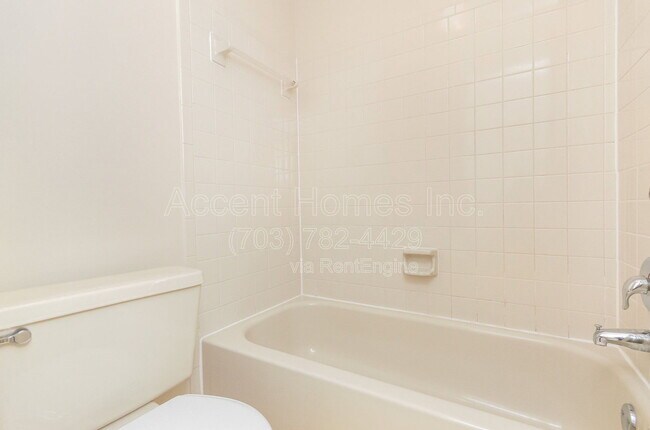 Building Photo - 2514 S Arlington Mill Dr