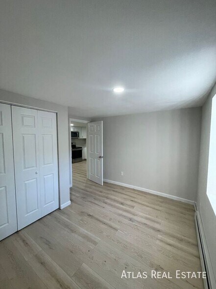 Building Photo - 3210 W Longfellow Pl