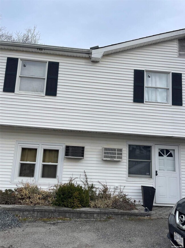 Building Photo - 3304 Gomer St