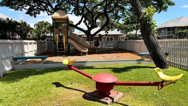 Building Photo - PARTLY FURNISHED PET Friendly $2900/month ...