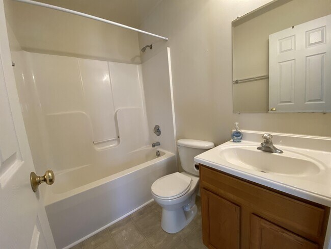 Building Photo - 241 Cambridge St