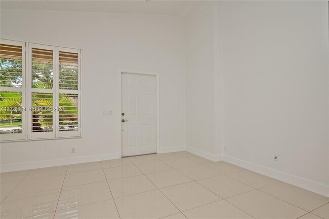 Building Photo - 889 Sand Creek Cir