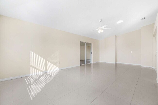 Building Photo - Spacious 3BR Home with Tile Floors & Spa-Like Primary Suite – Marion Oaks