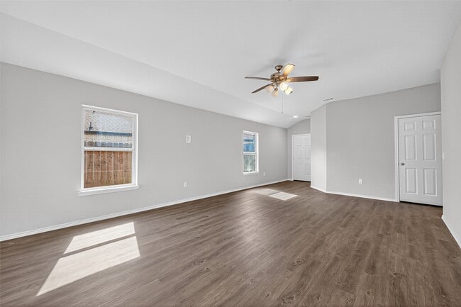 Building Photo - 15171 Willow Tree Ln