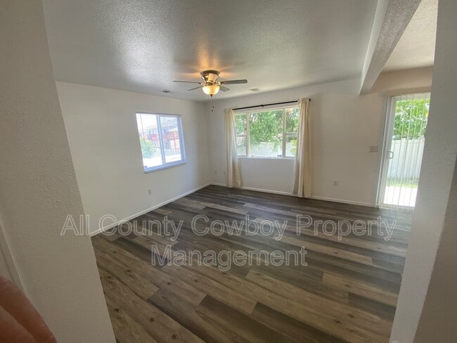 Building Photo - 331 Annie Morgan Ct