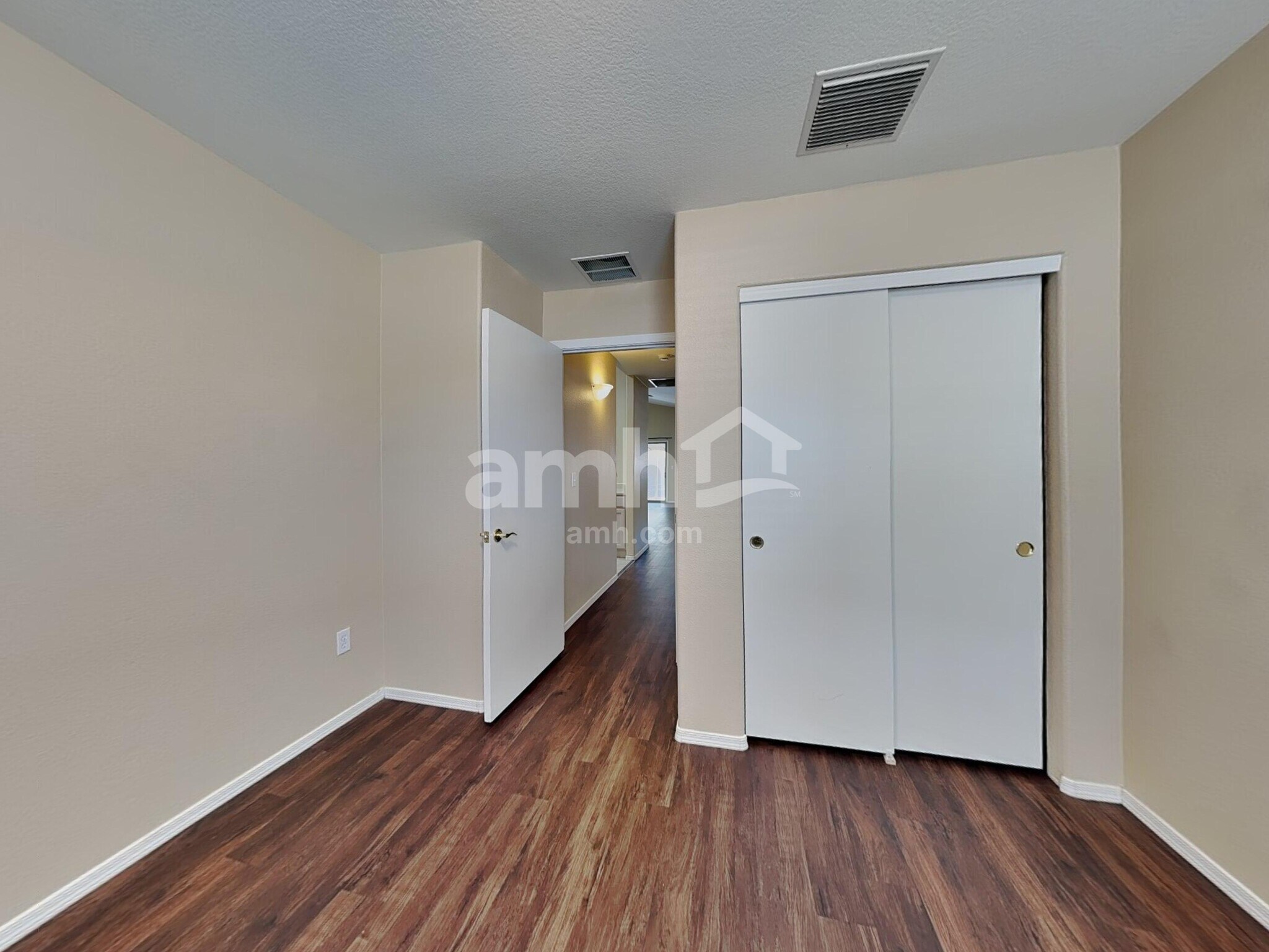 Building Photo - 2435 W Waterway Pl