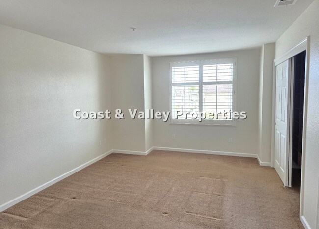 Building Photo - Salinas Home for RENT!!!