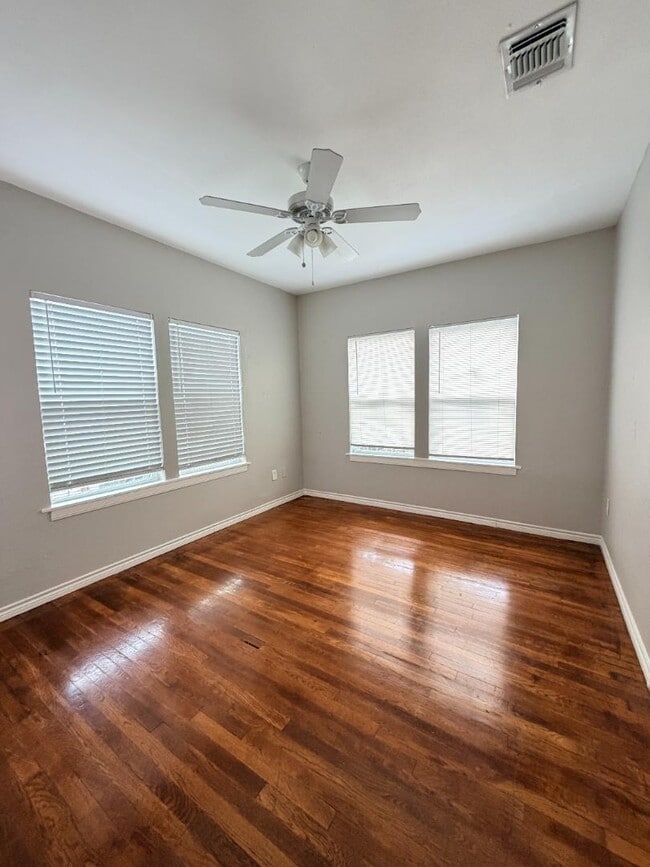 Building Photo - 2238 N Interstate 35