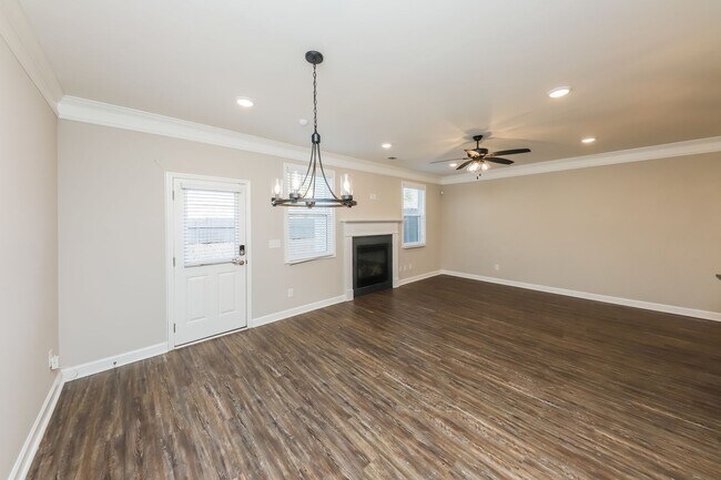 Building Photo - 3604 Silvery Wy