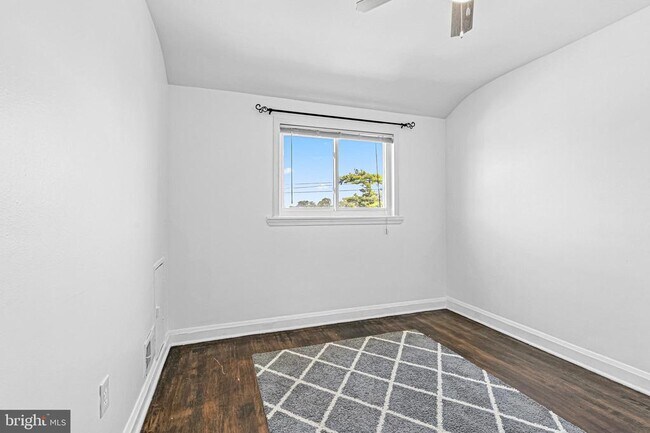 Building Photo - 8272 Kavanagh Rd