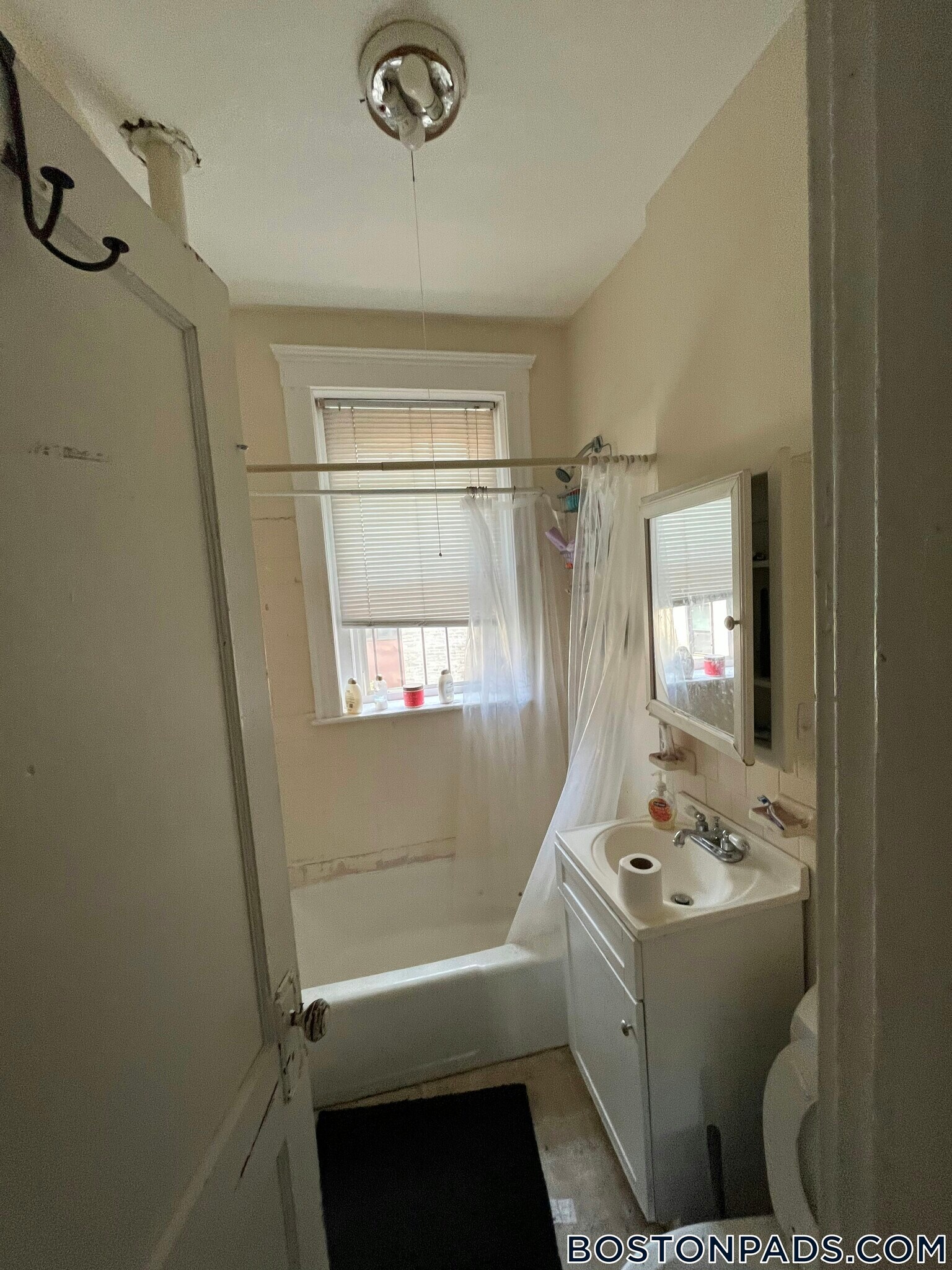 Building Photo - 1450 Commonwealth Ave