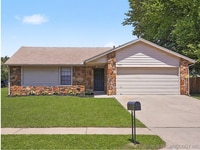 Building Photo - Charming 3-Bed Jenks Home Near Tulsa Hills – Large Corner Lot!