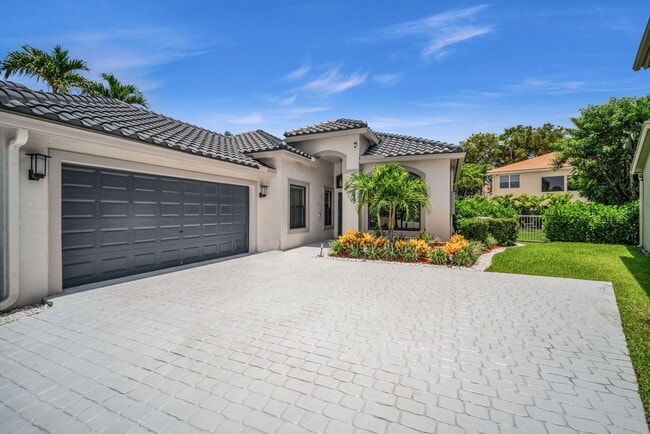 Building Photo - 10852 La Salinas Cir