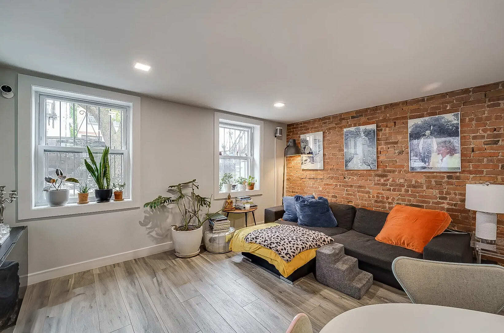 Building Photo - 266 3rd St