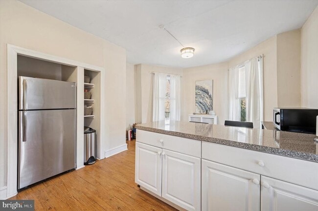 Building Photo - 118 Walnut Ave