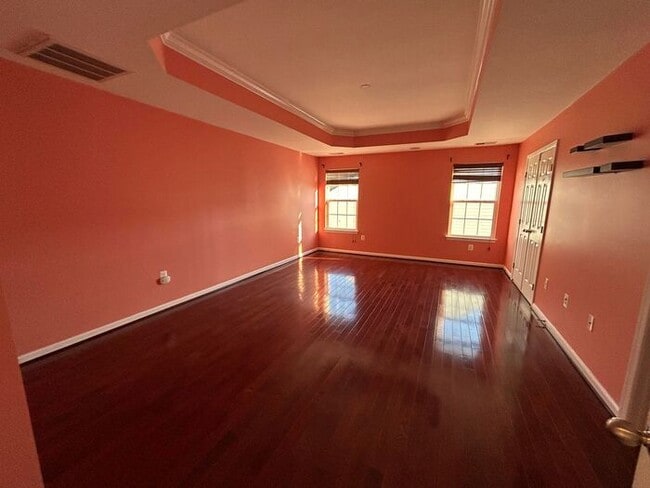 Building Photo - 9541 Evergreen Circle