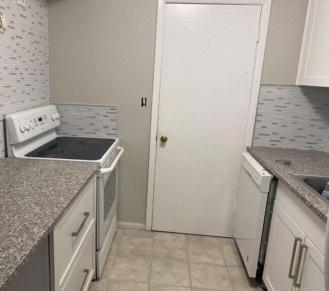 Building Photo - 13387 Arbor Pointe Cir