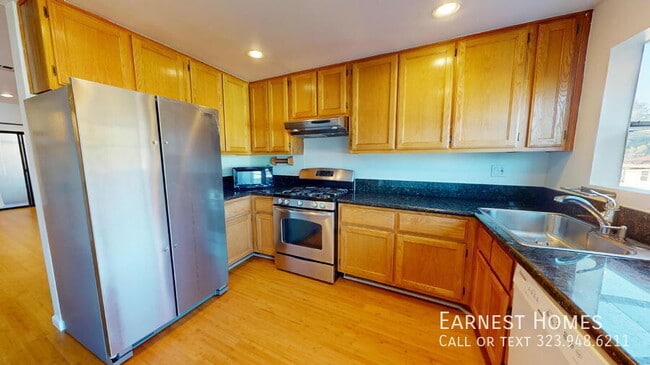 Building Photo - 2540 S Centinela Ave