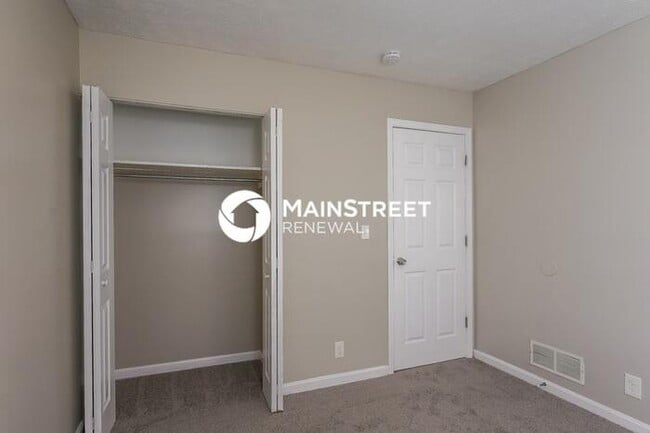 Building Photo - 4 Bedroom Pet-Friendly Home in Louisville,...