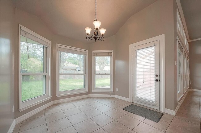 Building Photo - 3118 Watercastle Ct