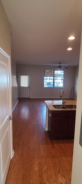 Building Photo - 327 Flyway Rd