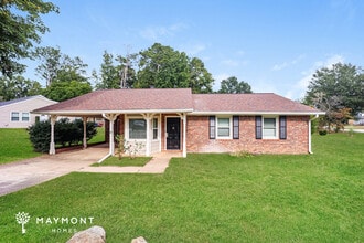 Building Photo - 8 Silverwood Dr