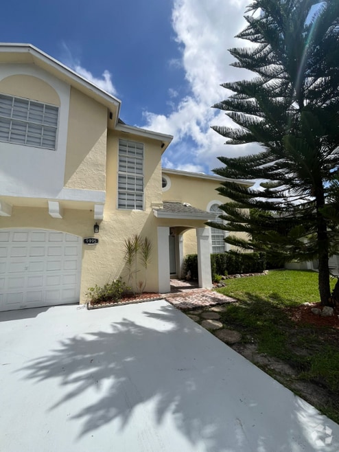 Building Photo - 9991 NW 51st Terrace