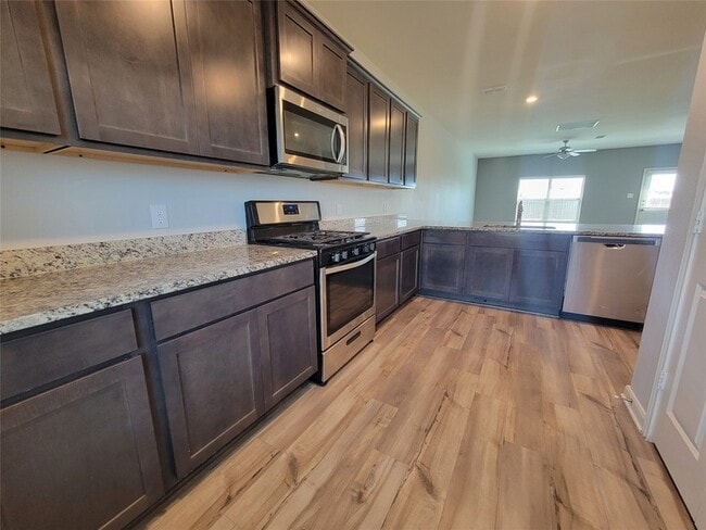 Building Photo - 3012 Villegas Wy