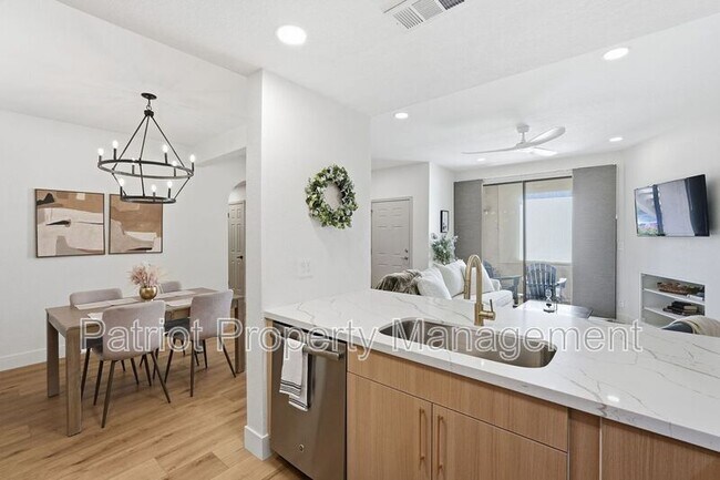 Building Photo - 9708-9708 E Vía Linda