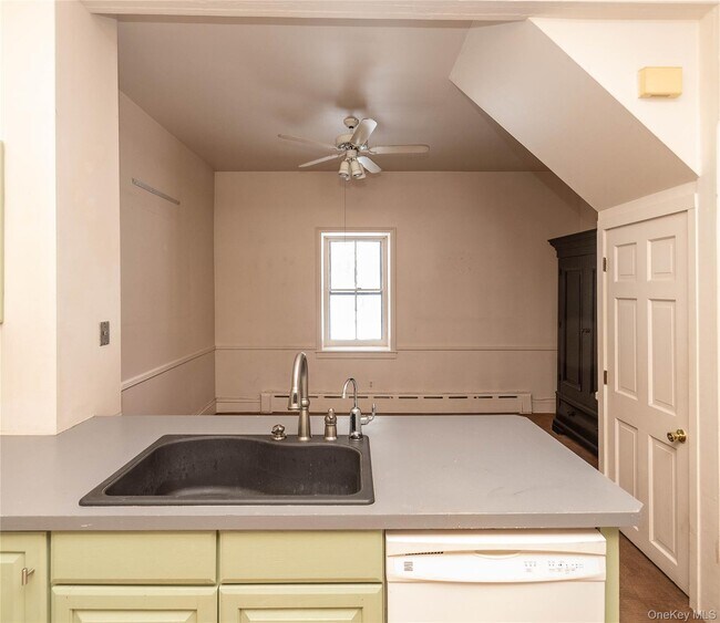 Building Photo - 4 Sengen Ln