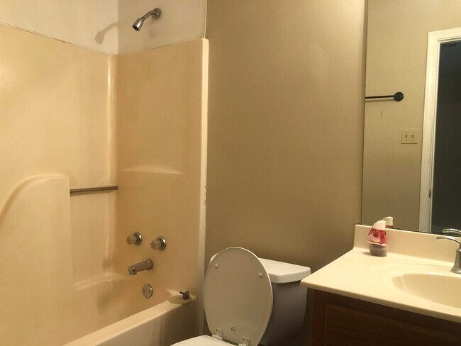 Building Photo - 6813 Maury Dr