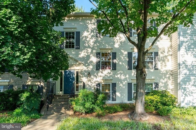 Building Photo - 7717 Inversham Dr