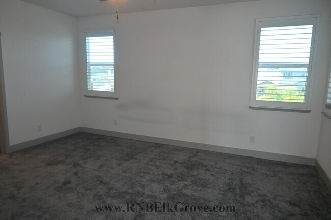 Building Photo - 10060 Carinata Dr