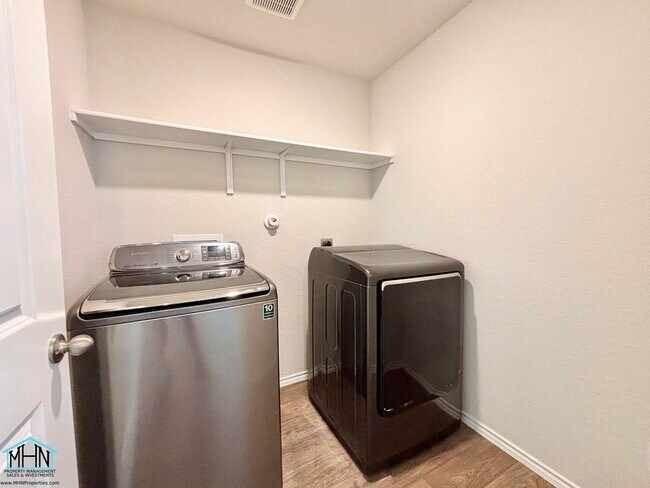 Building Photo - Welcome to Your Dream Home! A Stunning 2-s...