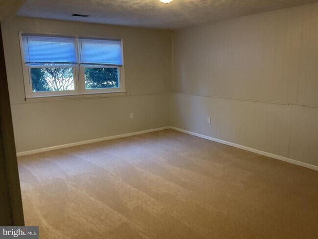 Building Photo - 8904 Grass Valley Ct