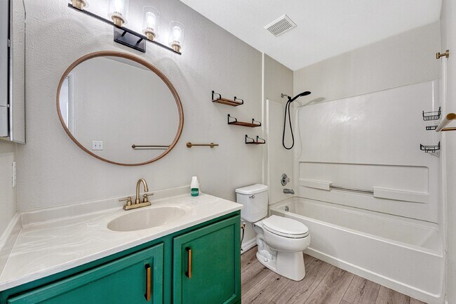 Building Photo - $2,100 - 2-Bed, 2-Bath Condo in Highlands ...